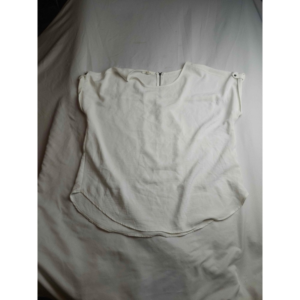 Maurices White Short Sleeve Back Zip Blouse Textured Top Ivory Womens Medium